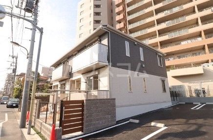 【ファミール高野台の建物外観】