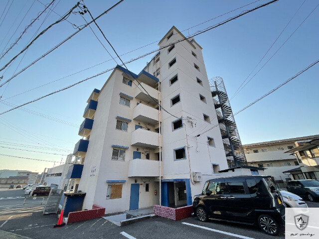 多治見市白山町のマンションの建物外観