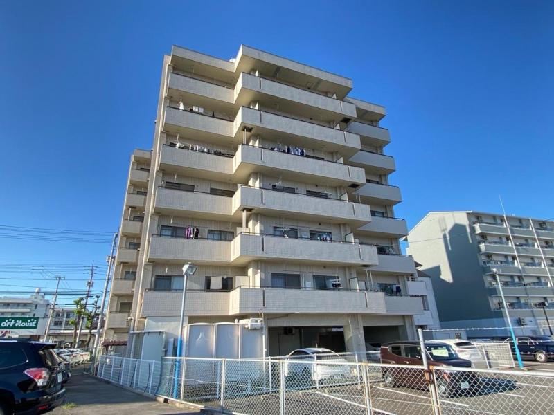 高松市上之町のマンションの建物外観