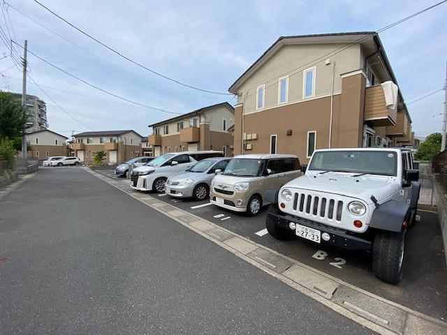 【さいたま市西区西大宮のアパートの駐車場】