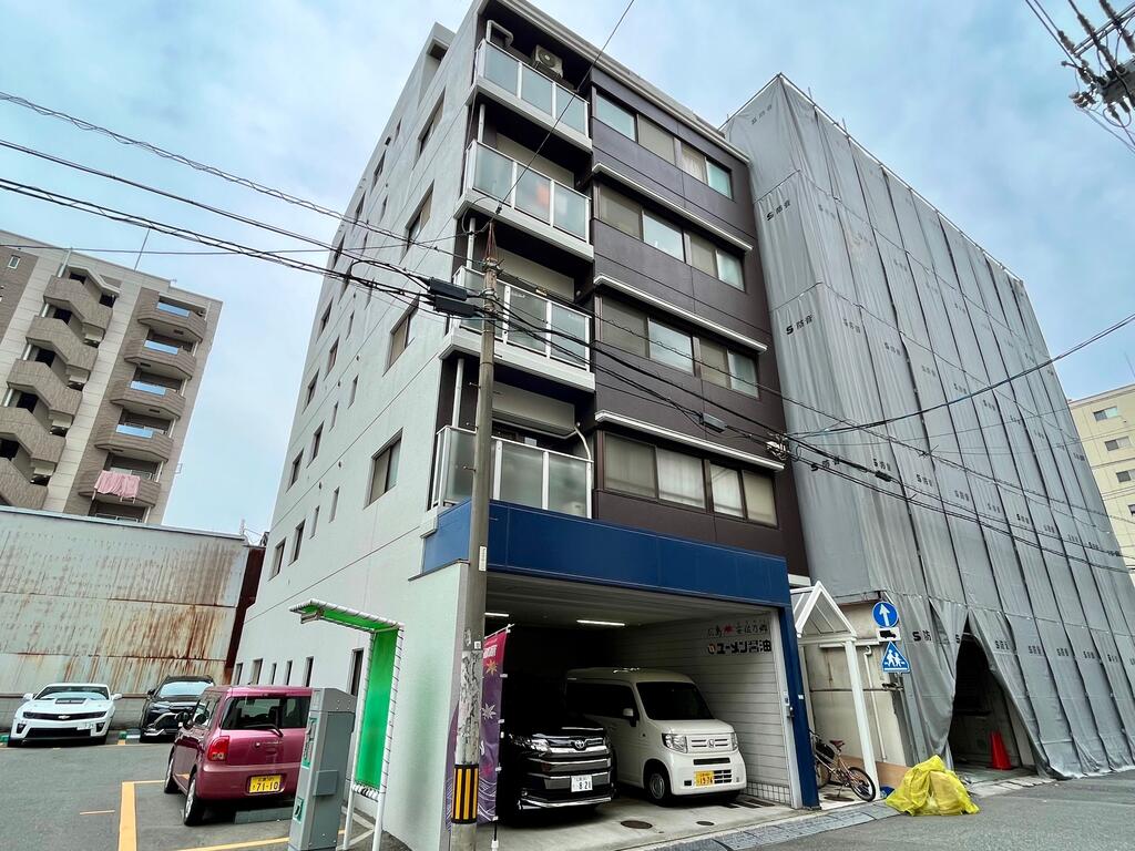 エムズ河原町の建物外観