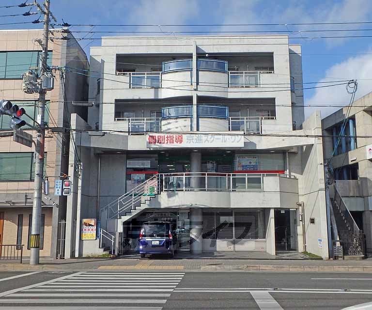 京都市左京区下鴨北野々神町のマンションの建物外観