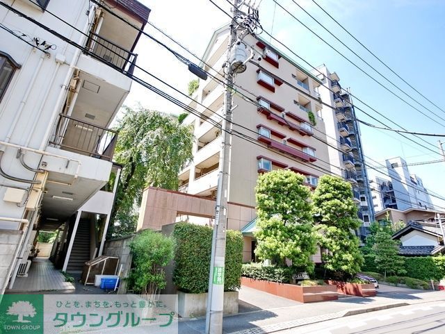 【川崎市高津区溝口のマンションの建物外観】