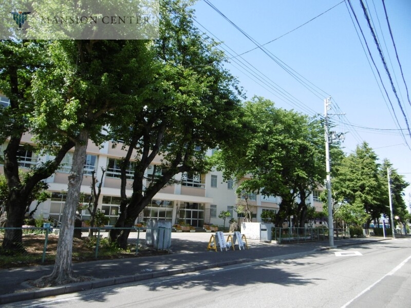 【新潟市東区粟山のアパートの小学校】