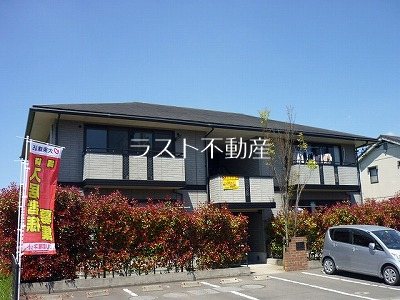 薩摩川内市中郷のアパートの建物外観