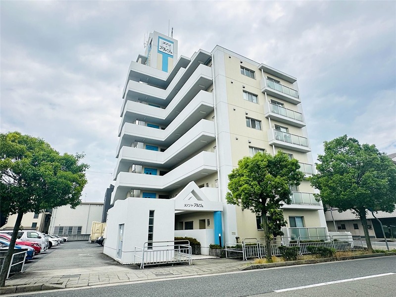 【姫路市三左衛門堀西の町のマンションの建物外観】