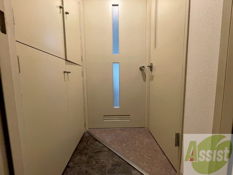 玄関　玄関から見た景色はこちらです。イメージできますか。