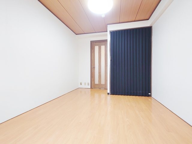 その他部屋・スペース　フローリング仕様・シーリングライト付