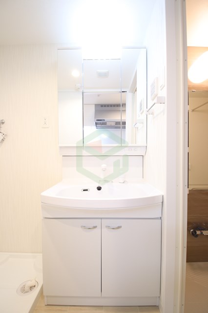 洗面設備　同シリーズ別物件の写真です