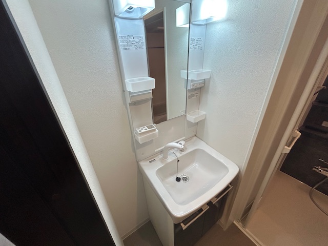 ザカラー東本町B棟の内装写真