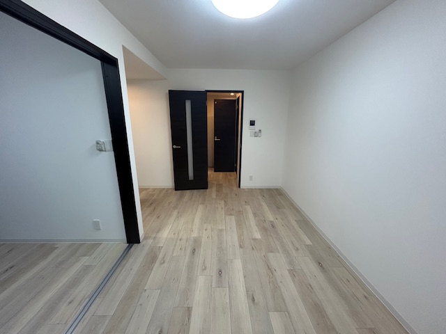 ザカラー東本町B棟の居間写真