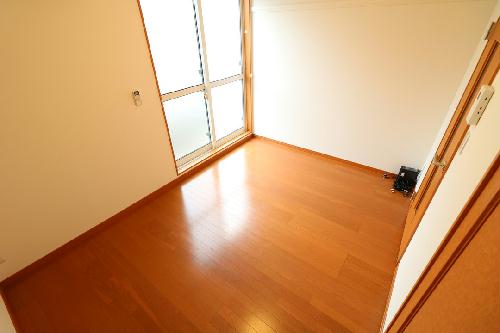 居室・リビング　充実のセキュリティで暮らしをサポートします。