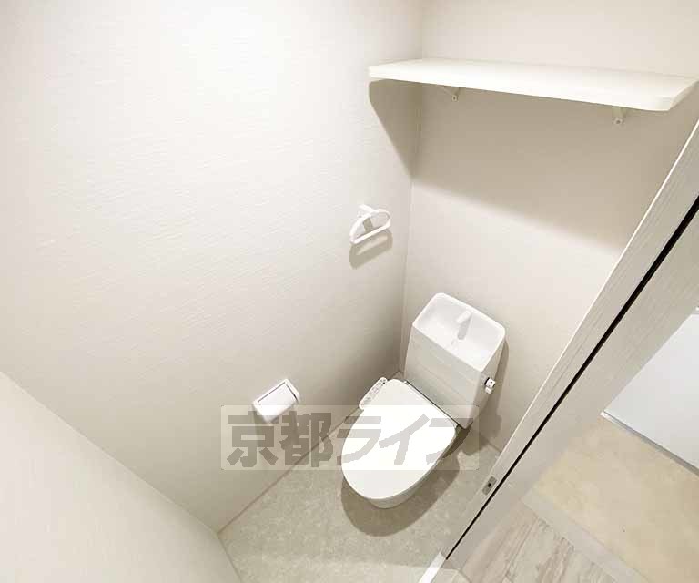 洗面設備　標準的な洗面所です。