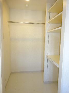 　収納　ウォークインクローゼット