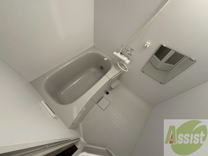 バス・シャワールーム　お風呂になります。一日の疲れを癒してくださいね。