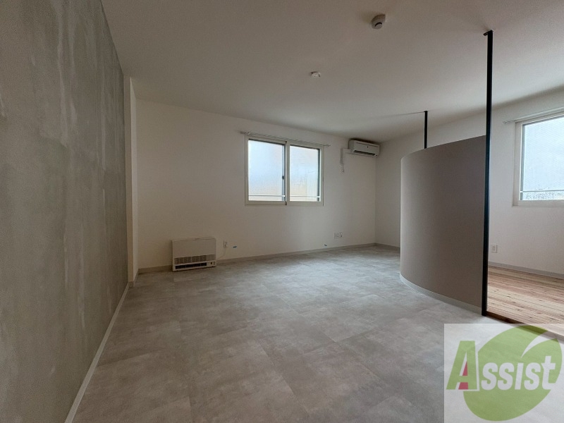 居室・リビング　広々としたリビングですね。使い勝手がよさそうですね！