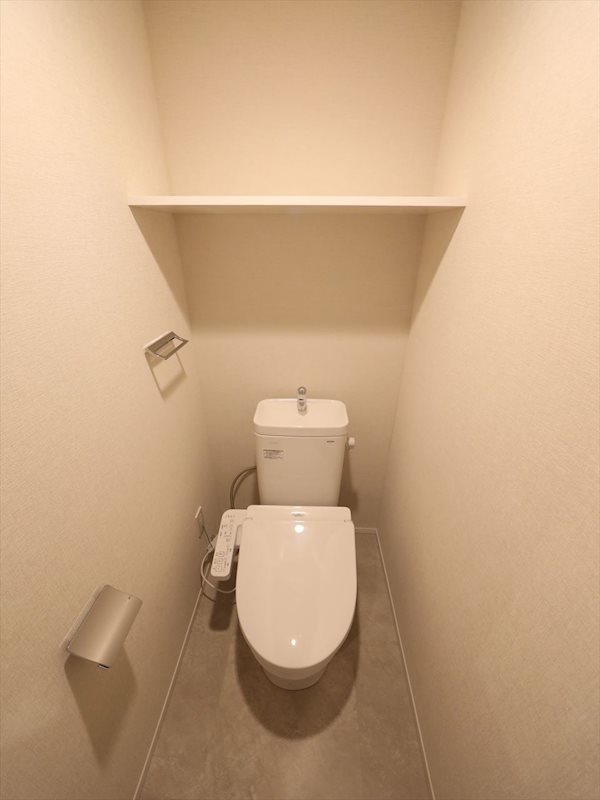 トイレ　温水洗浄便座付トイレ