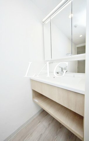 洗面設備　独立洗面台です。