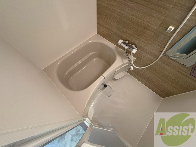 バス・シャワールーム　お風呂になります。一日の疲れを癒してくださいね。