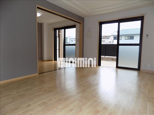 居室・リビング　明るい洋間です。