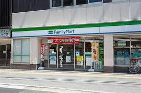 コンビニ　ファミリーマート 鶴橋駅北店（コンビニ）まで242m