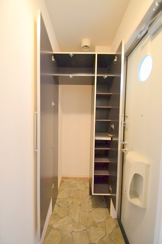 玄関　ルミエル