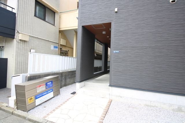 エントランス　★見学希望等はタウンハウジング中央林間店までお気軽に♪★