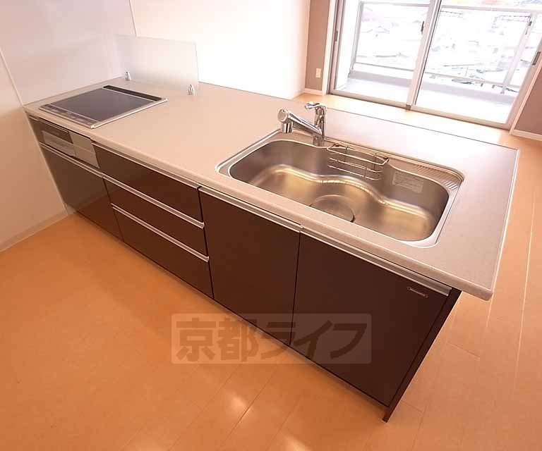 キッチン　オシャレなシステムキッチン