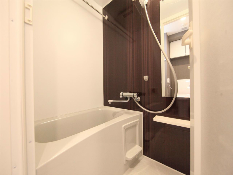 バス・シャワールーム　浴室暖房乾燥機付　追い焚き・オートバス機能付お風呂