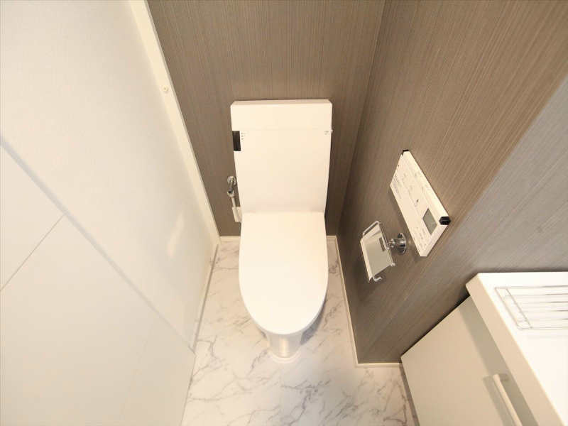 トイレ　温水洗浄暖房便座付トイレ