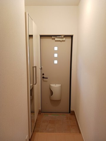 玄関　収納もある玄関です