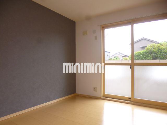 居室・リビング　アクセントクロスがオシャレな洋室です