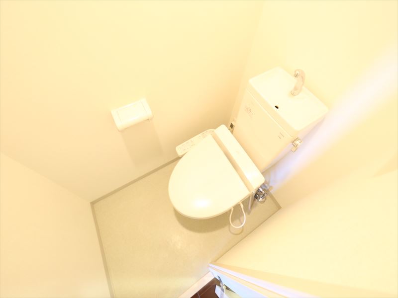 トイレ　温水洗浄便座付き