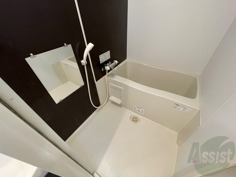 バス・シャワールーム　お風呂になります。一日の疲れを癒してくださいね。