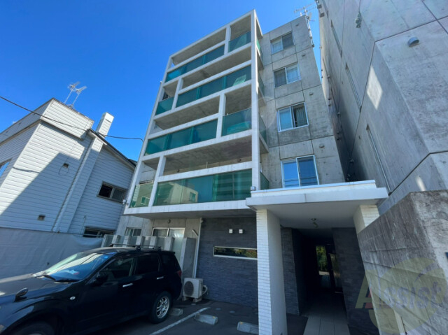 建物外観　札幌市北区北三十二条西「コローレＮ３２イースト」