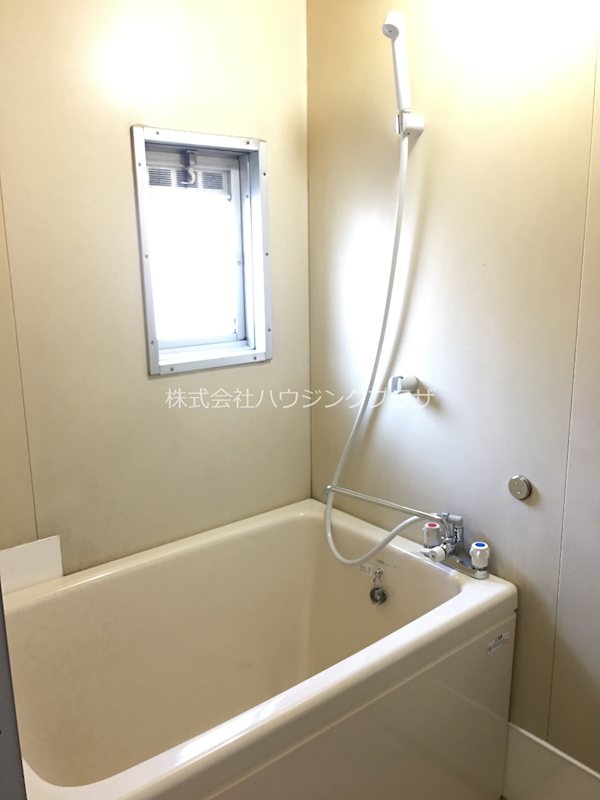 バス・シャワールーム　※別部屋参考写真となります