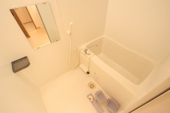 バス・シャワールーム　※別部屋の写真です