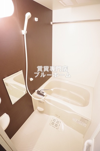 バス・シャワールーム　浴室乾燥機付きの綺麗なお風呂です！