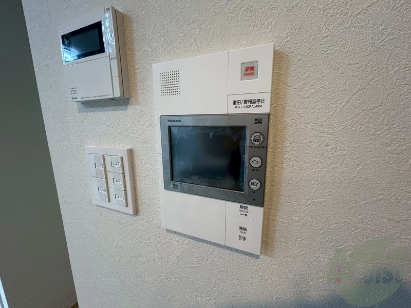 セキュリティ　ＴＶモニター付インターホンです。来客者の顔が見えるので安心！