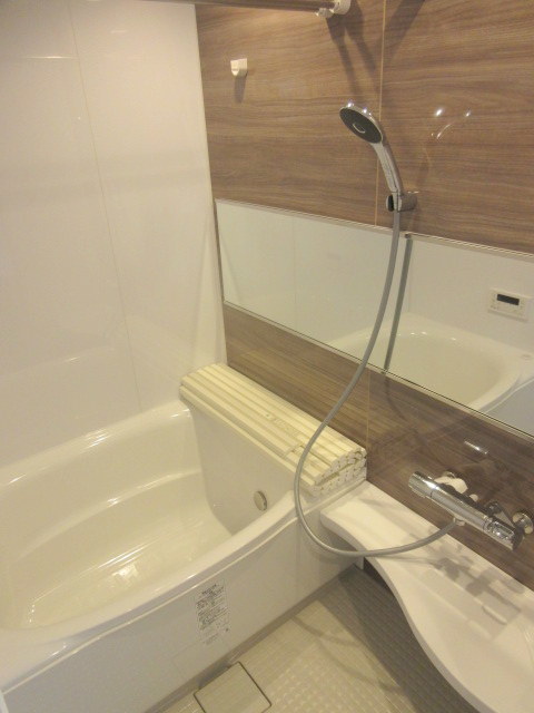 バス・シャワールーム　★追い焚き・乾燥機★