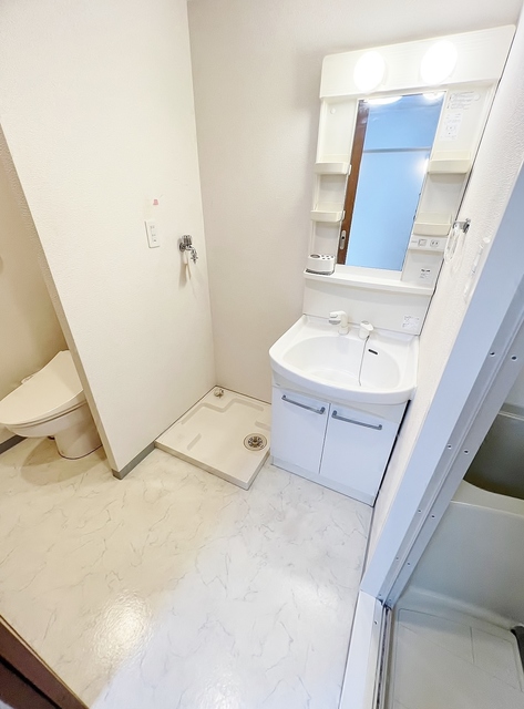 洗面設備　独立洗面台・室内洗濯機置場