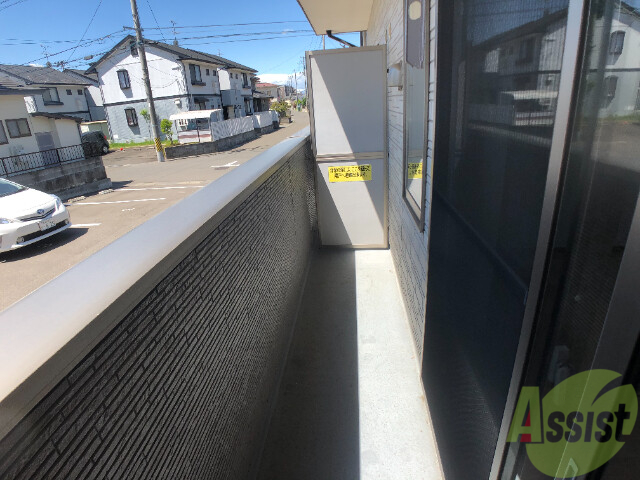 バルコニー　バルコニーはこちら。洗濯物が干せるスペースがありました。