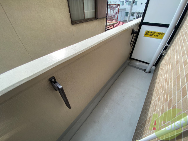 バルコニー　バルコニーは広めでお洗濯しやすそうですね