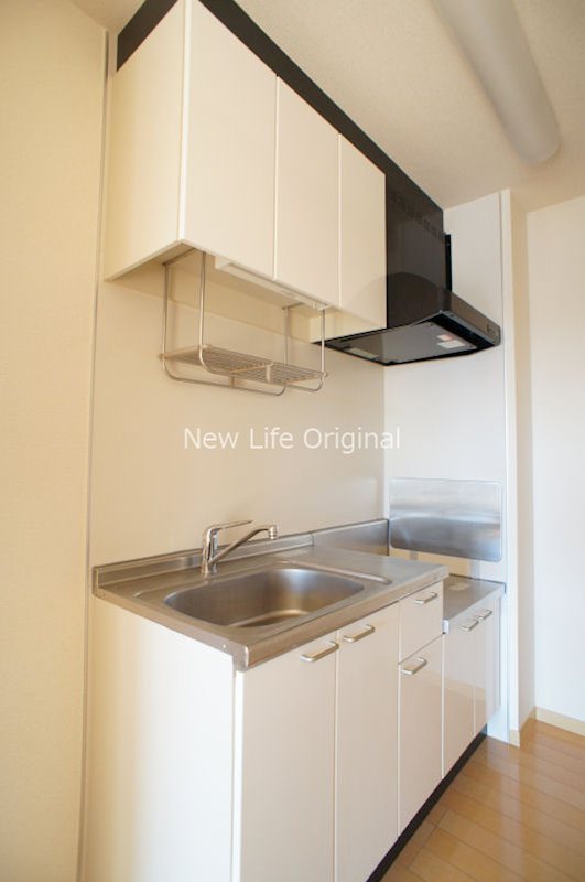 キッチン　コンロは設置幅・ガスの種別を確認の上、ご用意下さい。