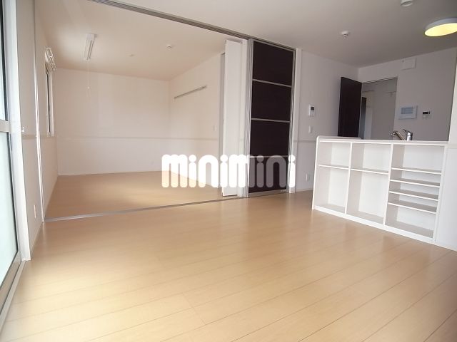 居室・リビング　明るいダイニング