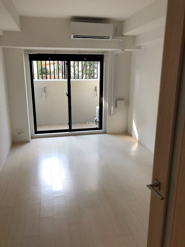 居室・リビング　別室の画像です、ご参考までに