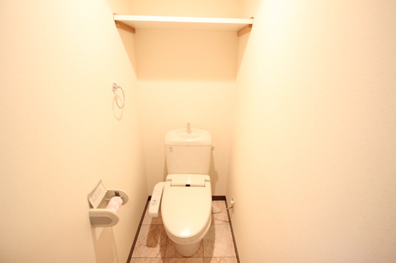 トイレ　別部屋の写真です。