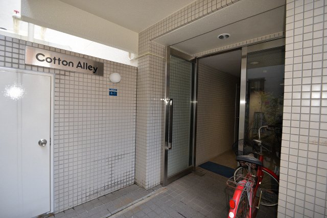 エントランス　建物の内部です