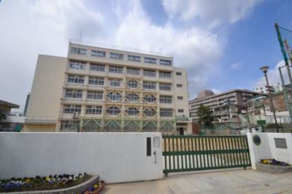 中学校　神戸市立葺合中学校（中学校）まで700m