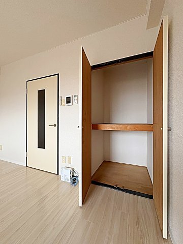 収納　室内写真は別部屋の写真です。